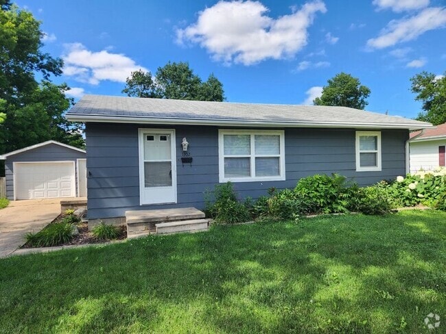 Building Photo - 1302 SW Lynn Dr Rental