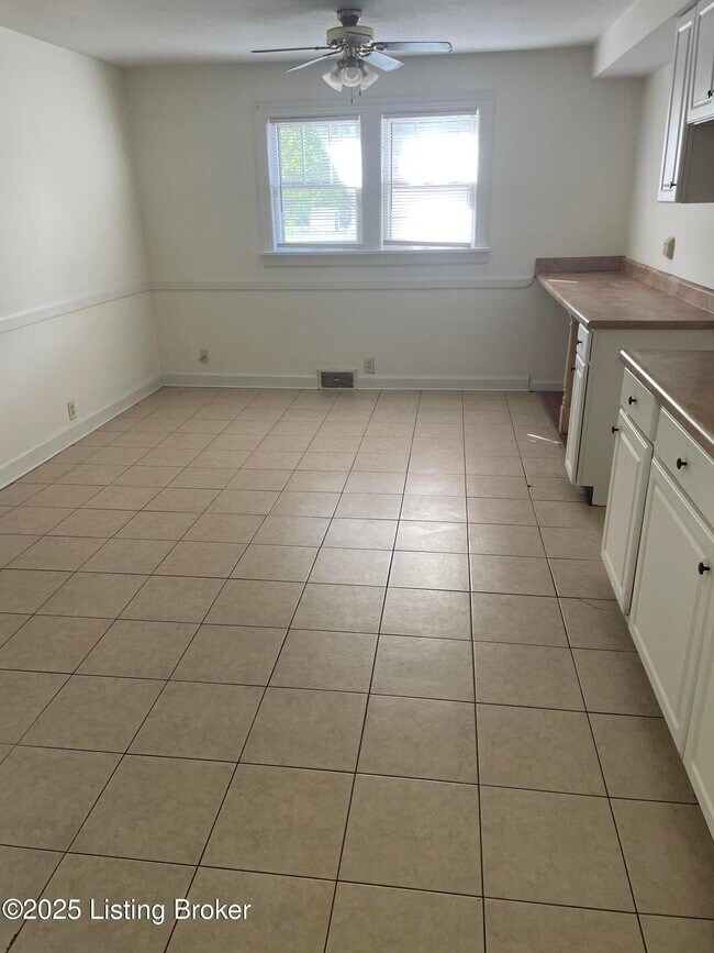 Photo - 9105 Preston Hwy