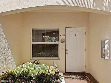 1096 Woodshire Ln Unit C106
