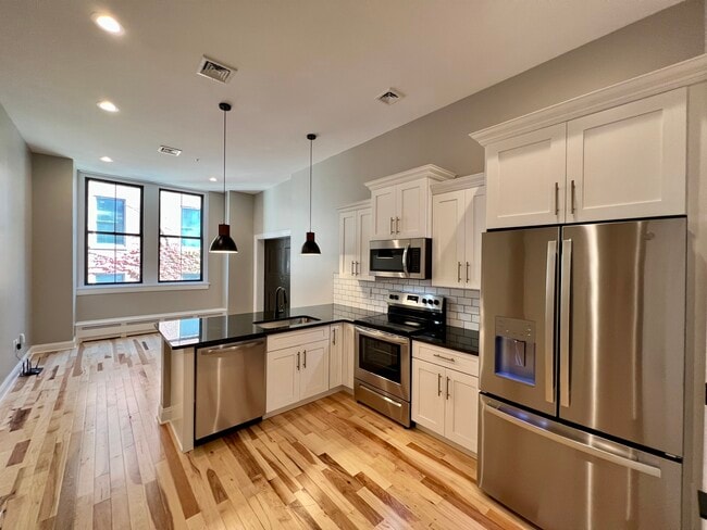Building Photo - 409 Lackawanna Ave Unit 206 Rental