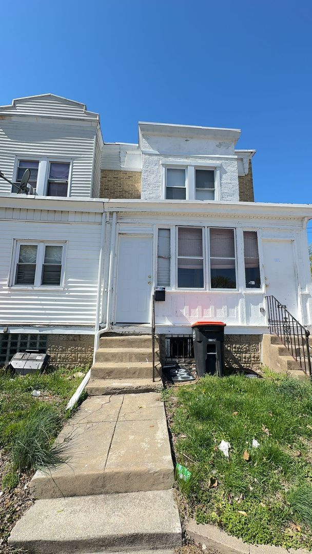Photo - 144 E 21st St Apartment Unit B