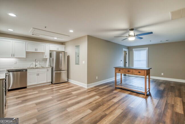 Photo - 224 Alcovy St Unit B