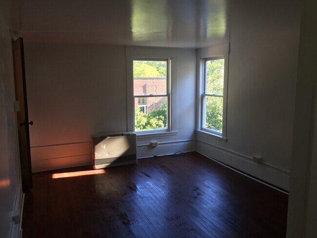 Photo - 120 Main St.