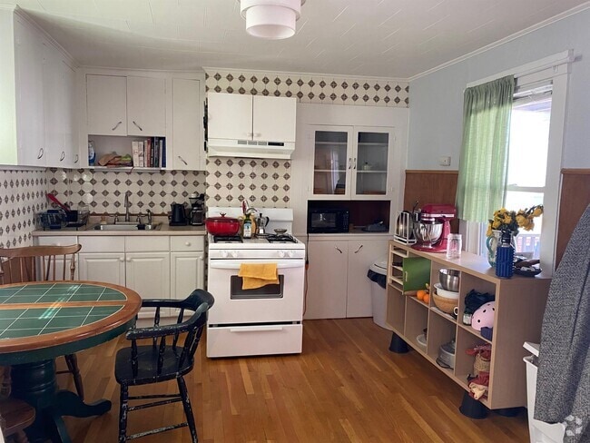 Building Photo - 119 Amory St Unit 1 Rental