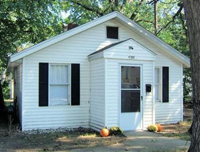 Photo - 1780 Superior St