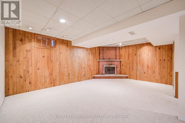 Photo - 319 Hillside Dr