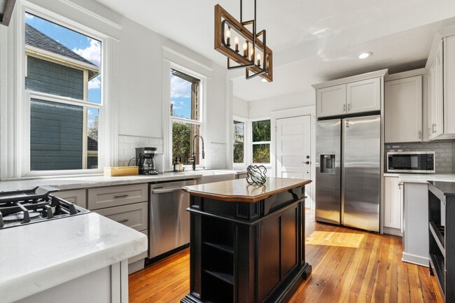 Photo - 1914 E Jefferson St Unit ID1324826P