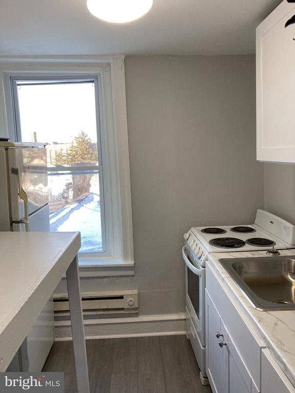 Photo - 131 E Roosevelt Blvd