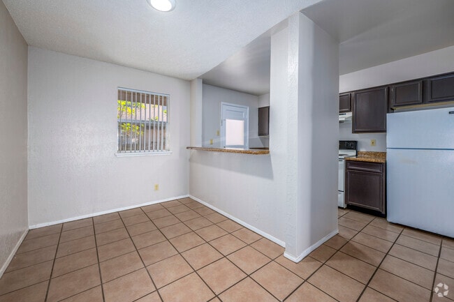 2BR, 1BA - 976SF - Dining Room