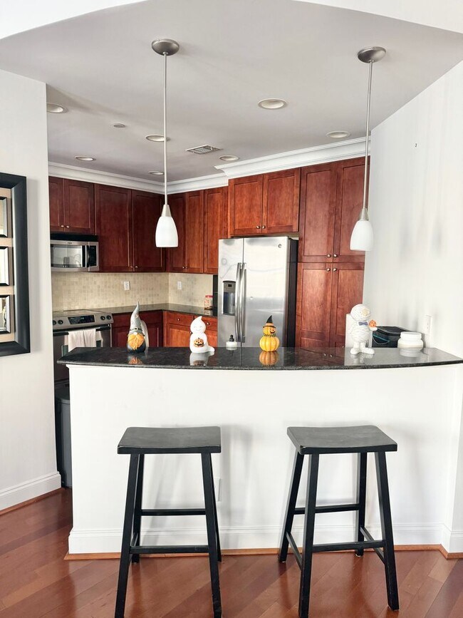 Photo - Furnished 2 Bedroom 2 Bathroom Unit ade101