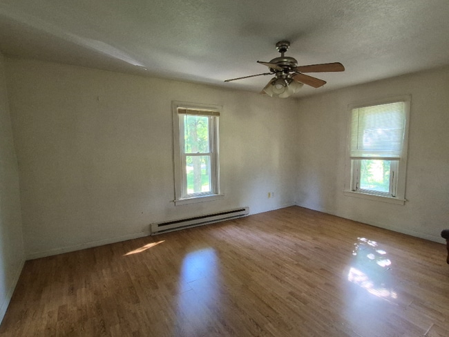 Building Photo - 4893 Cambria Rd Rental