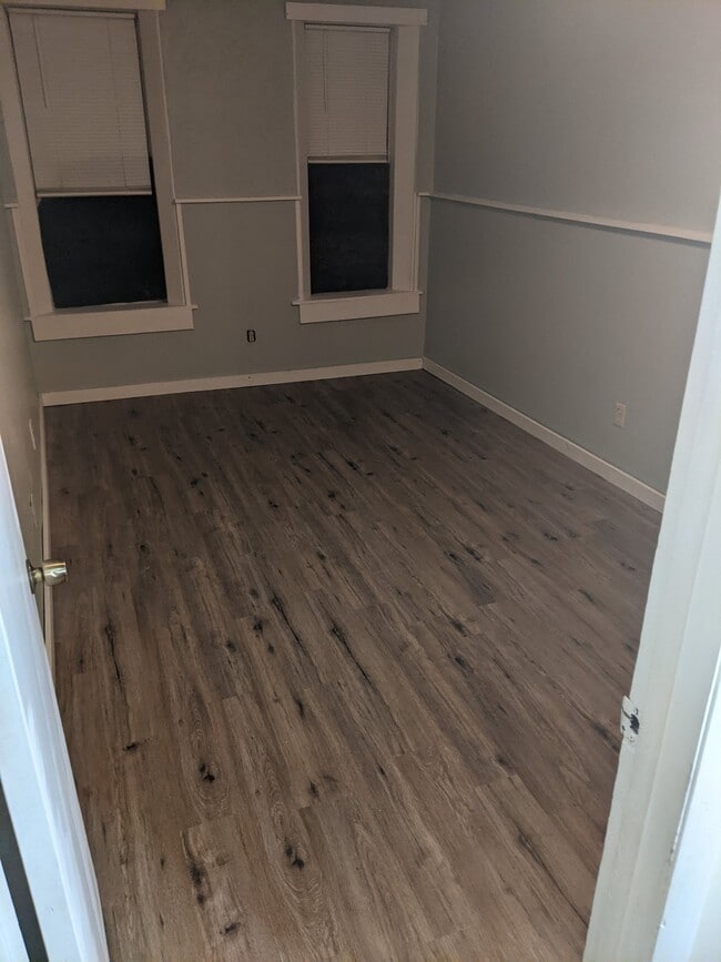 Building Photo - 60 N Main St