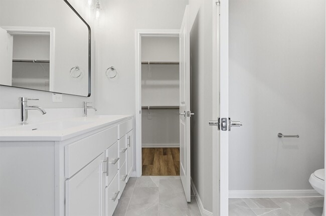 Building Photo - 9914 Clark Cyn Ln