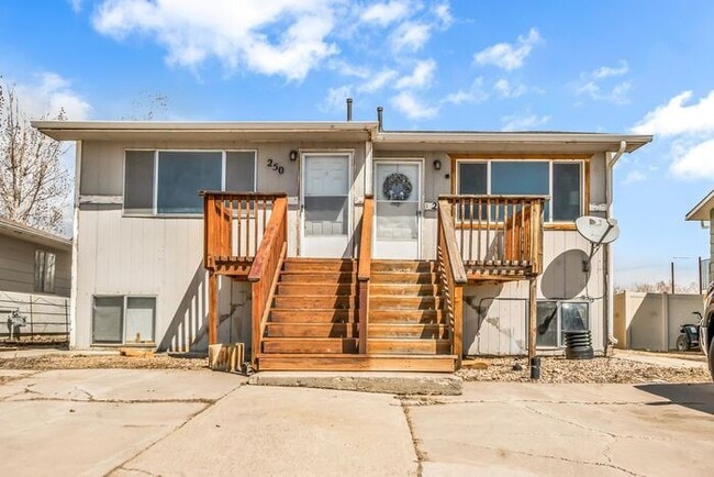 Building Photo - Charming Townhome in Beautiful Rangely, CO
