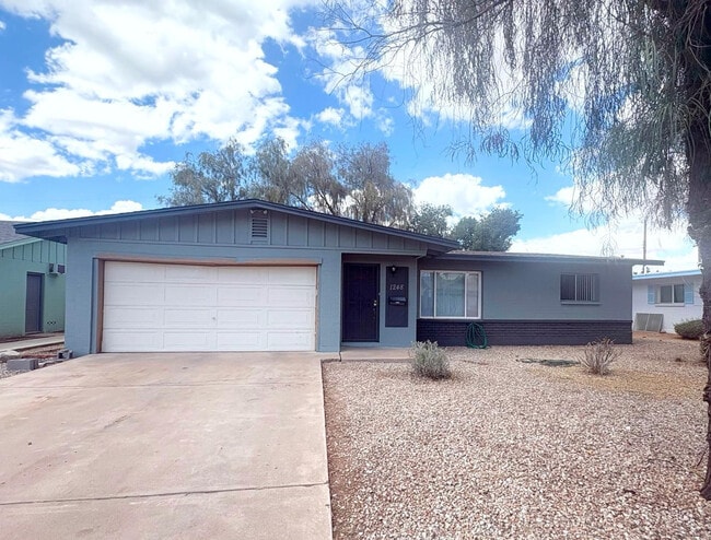 Photo - 1248 E Bishop Dr