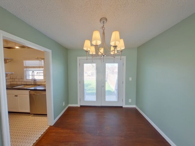 Photo - 401 N Harding Ave