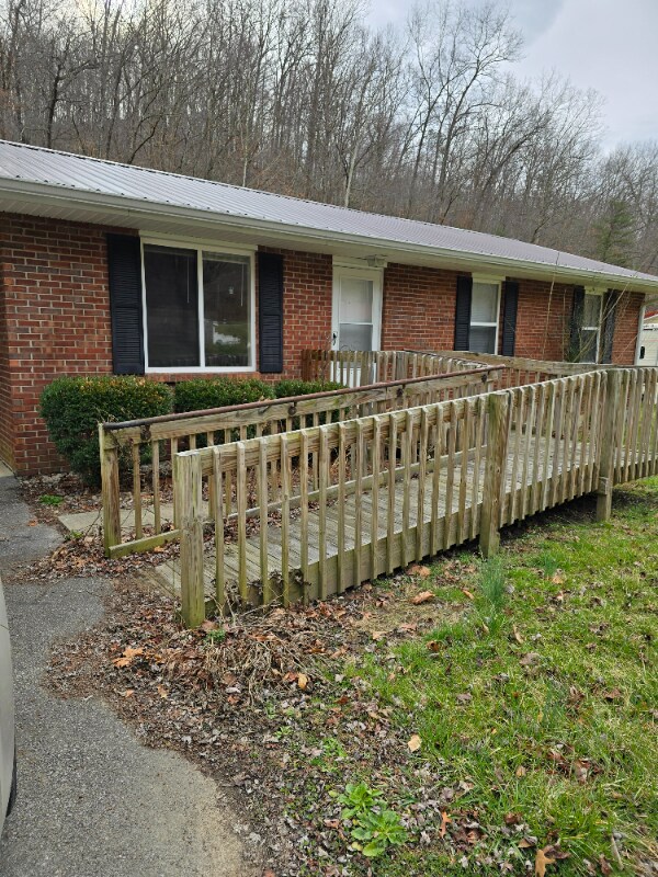 382 Pleasant Vly  
