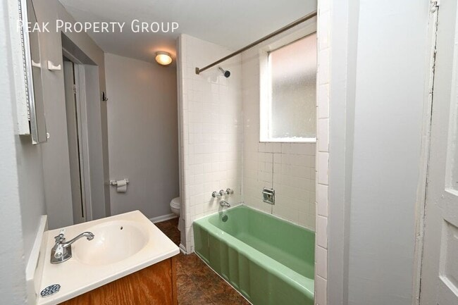 Photo - 2344 Victor St Unit 2344