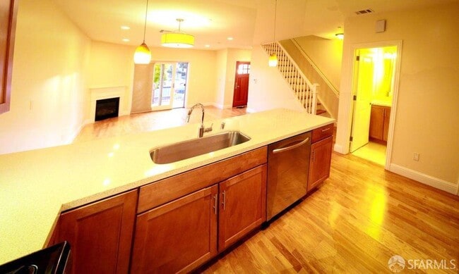 Photo - 21 S Claremont St