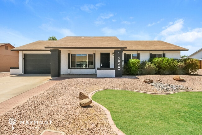 Building Photo - 1228 N Freestone Cir Rental