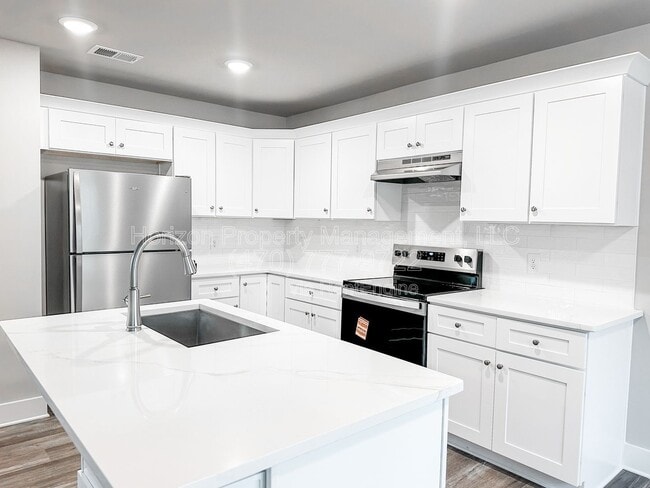 Photo - 6255 Gold Dust Trail