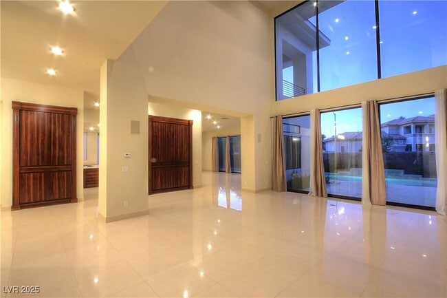 Photo - 7526 Yonie Ct