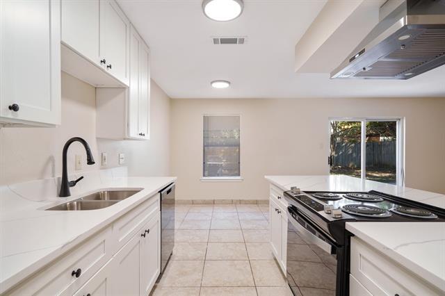 Photo - 719 Heatherwood Dr