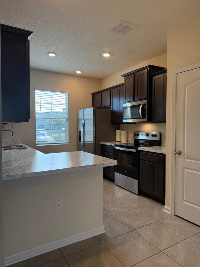 Building Photo - 551 Big Tree Way Rental