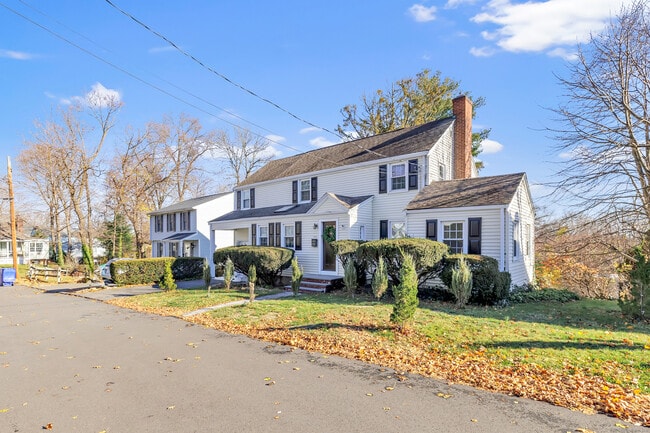 Photo - 124 Stiles St