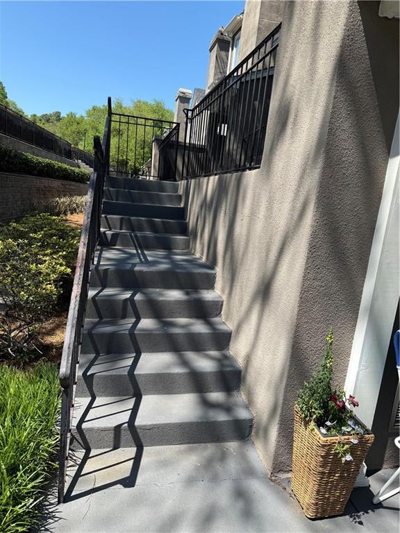 Photo - 17 St Claire Ln NE