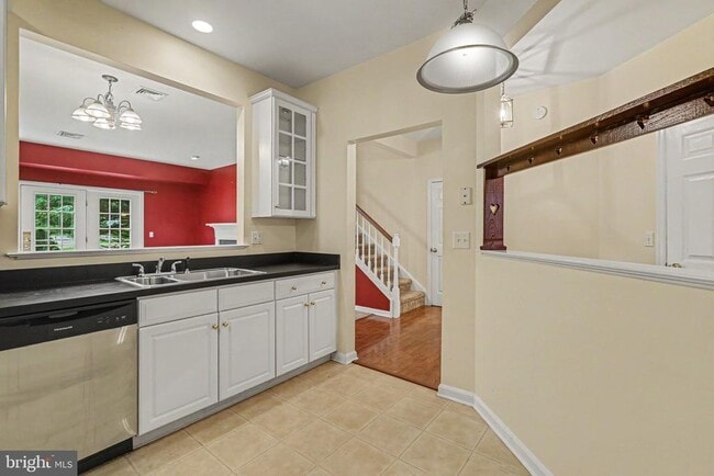 Photo - 645 Springhouse Ln