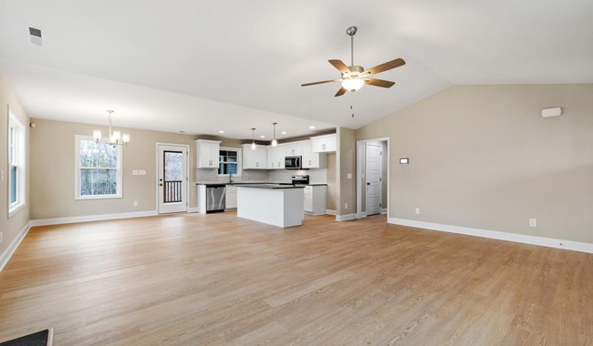 Photo - 77 Falls Riv ct