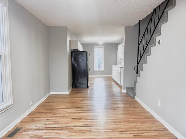 Photo - 2124 W College Ave