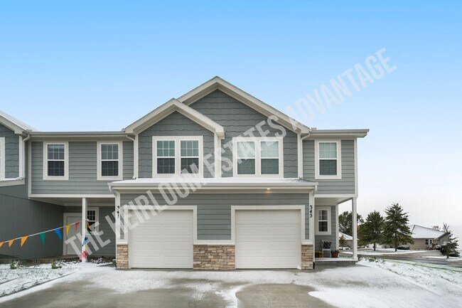 Photo - 341 N 5th Ter