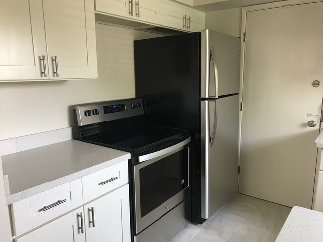 Photo - NEWHALL 2724-26 Unit 2724