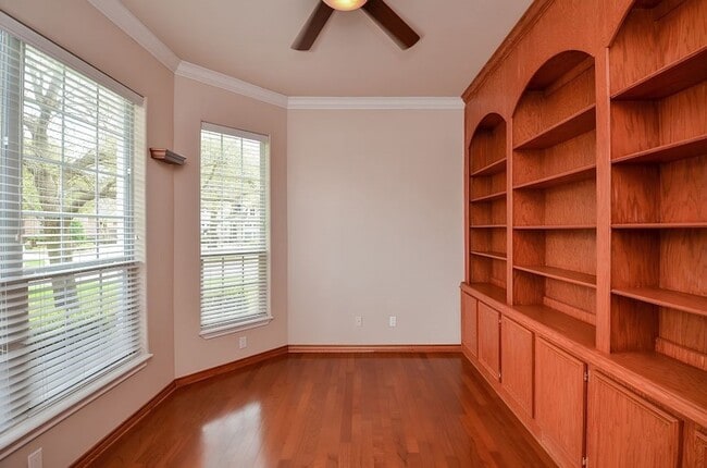 Photo - 3903 Pinesbury Dr