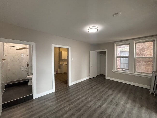 Photo - 6000 Monroe Pl