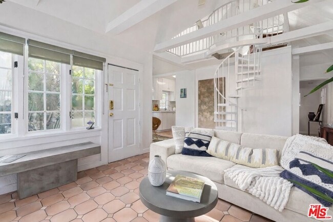 Photo - 2427 N Gower St