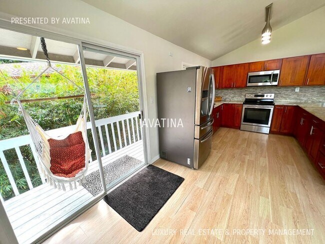 1389 Nanialii St
