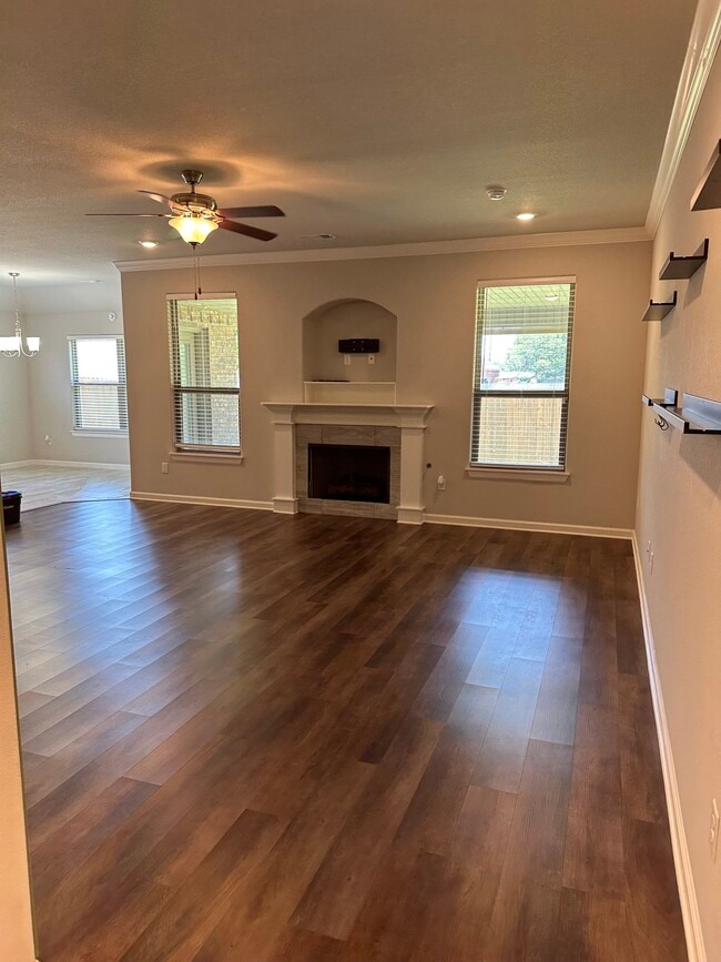 Photo - 822 Copper St