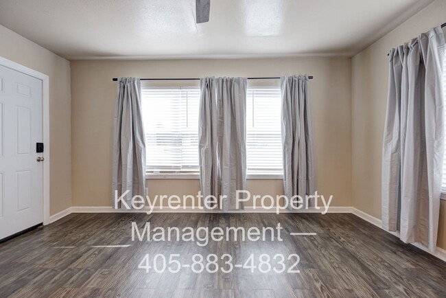 Photo - Bright & Stylish 2-Bedroom Close to the Plaza District Unit C