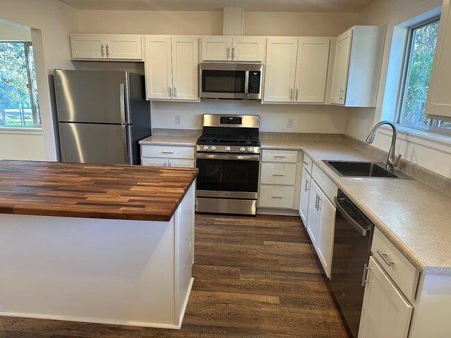 Photo - 112 Maple St