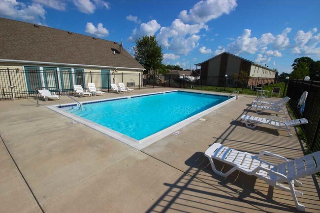 Photo - Turnberry Court Apartments