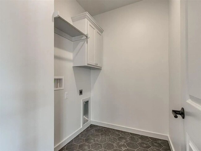 Photo - 4601 Olivera St