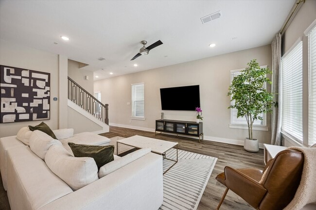 Photo - 1415 Biondo Way