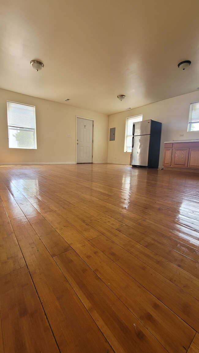 Photo - 6669 S Michigan Ave Unit 3