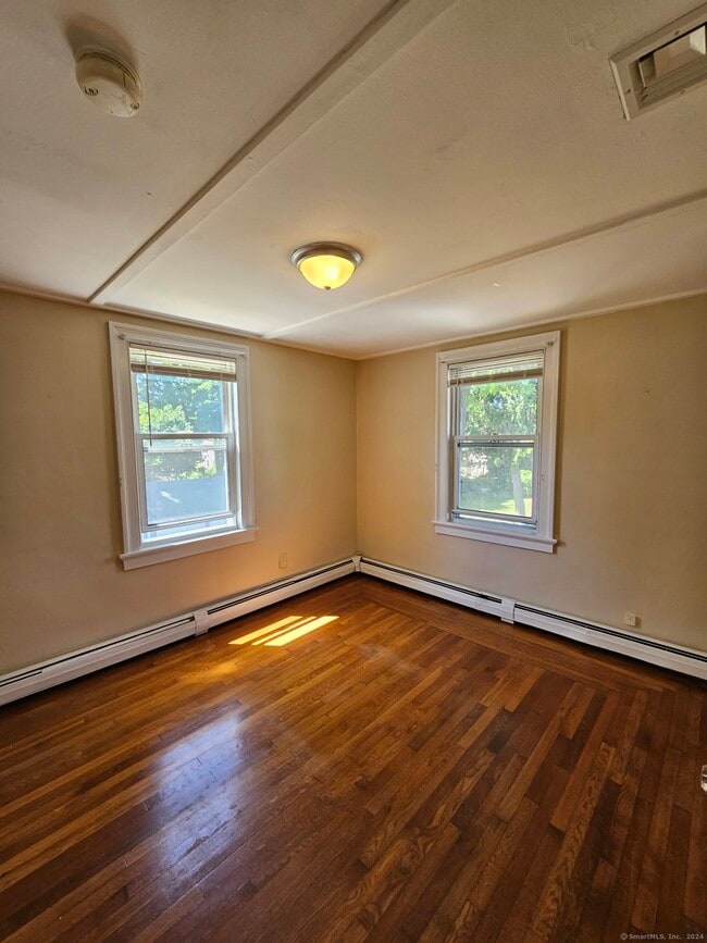 Photo - 112 Putnam Ave