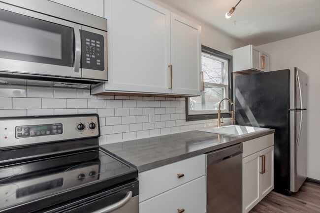 Photo - 2901 R St Unit 1