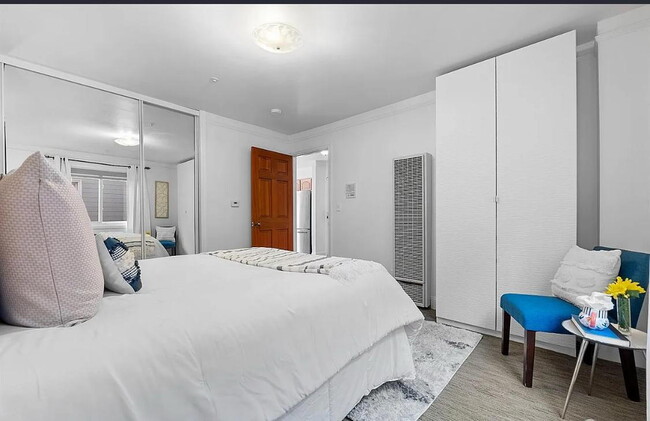 Photo - 1-bedroom, 1-bathroom apartment just moments from the breathtaking shores of Ocean Beach.