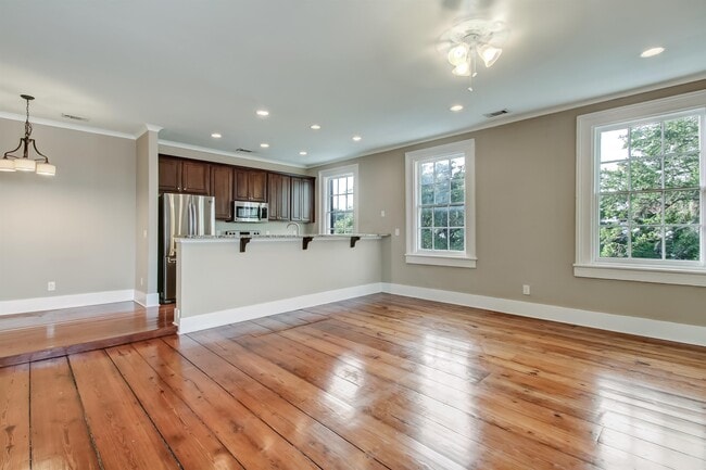 Photo - 109 E Oglethorpe Ave